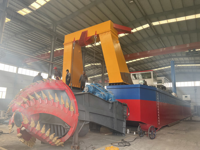7000m3/H 26 Inch Suction Dredger Ship High Efficiency