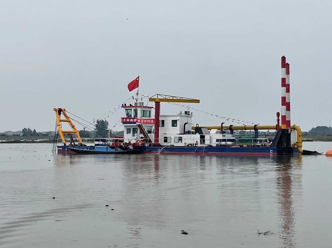 Sand Dredging 16 Inch Cutter Suction Dredger With High Efficiency