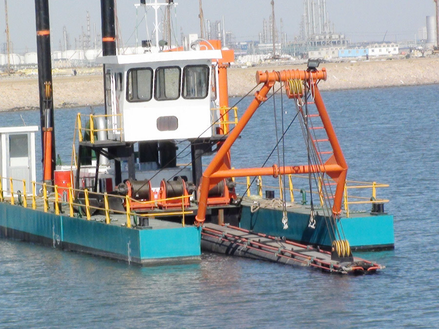 Customized 26 Inch Cutter Suction Dredger For Mud / Sand Removal