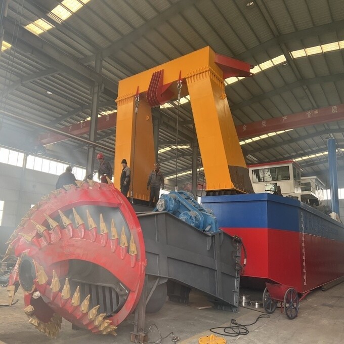 20 Inch Cutter Suction Dredger And Mud Dredger For River Dredging Projects 1