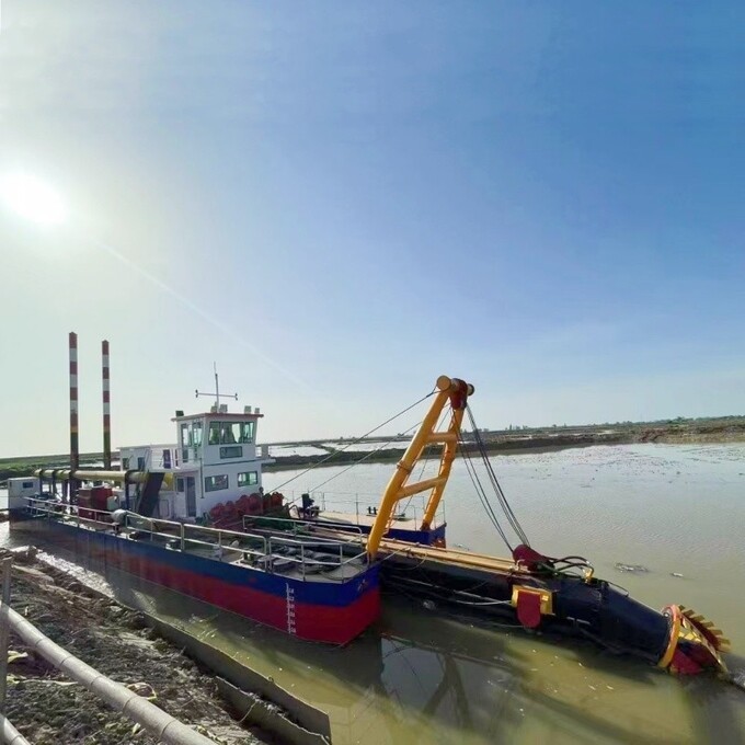 High Efficient 12 Inch Slurry Cutter Suction Dredger For Dredging Work 0
