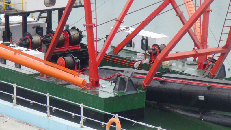 Large 20 inch river channel sand pumping and silt removal cutter suction dredger for river channel working video