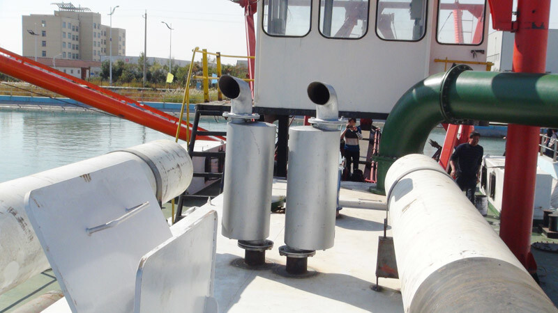 Large 20 inch river channel sand pumping and silt removal cutter suction dredger for river channel working video