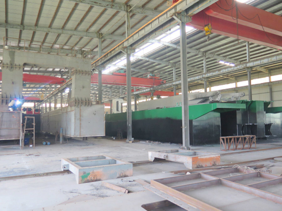 Large 20 inch river channel sand pumping and silt removal cutter suction dredger for river channel working video