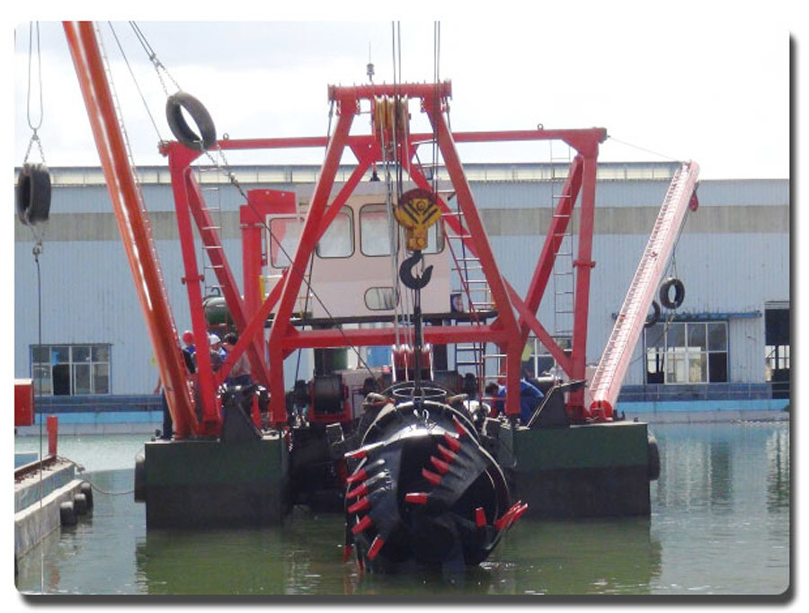 Small 12-inch African river sand pumping cutter suction dredger with a sand pumping capacity of 300m3/h