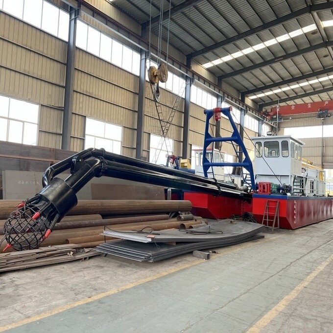 16 Inch Main Engine 882 KW Jet Suction Dredger For Lakes 0