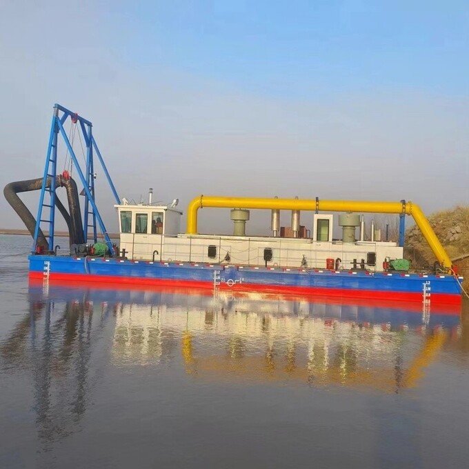 Small Jet Suction 8 Inch Sand Dredger Ship For Dredging Sand And Mud