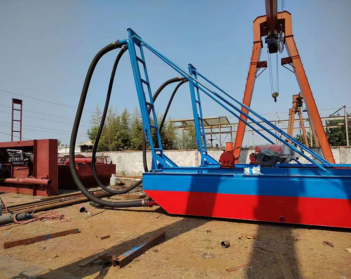 Sand And Gravel Pump Dredger Total Power 190-600kw Output Per Hour 225-330m3/h