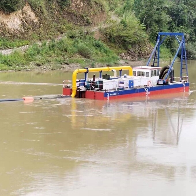 200 Cbm Working Capacity Sand Sucking Ship For Reservoir Sand Mining 2