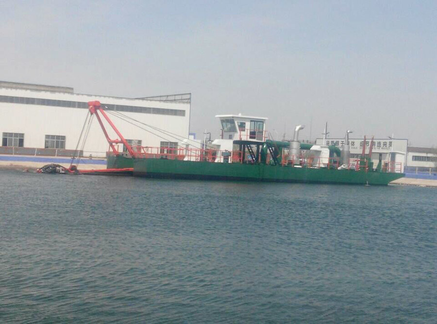 700mm Efficient Sand Dredger Machinery / Sand Dredger With Anchor Booms And Spud Carriage