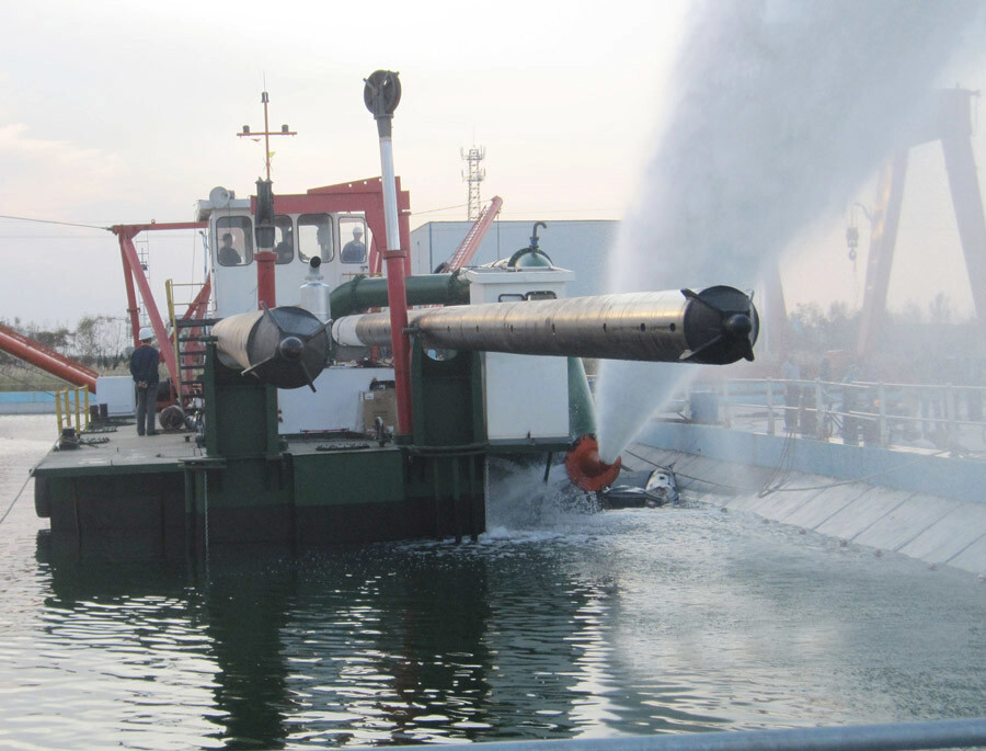 High Capacity 700mm Cutter Suction Sand Dredging Machine with Cutter Head For Sand Dredging Overseas Service Providing