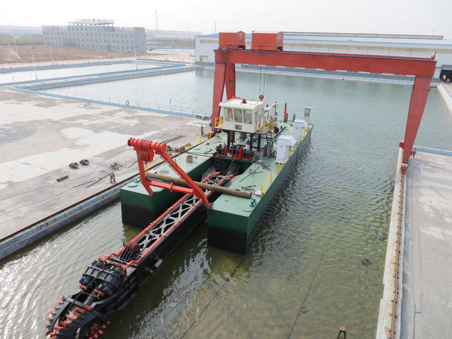 High Capacity 700mm Cutter Suction Sand Dredging Machine with Cutter Head For Sand Dredging Overseas Service Providing