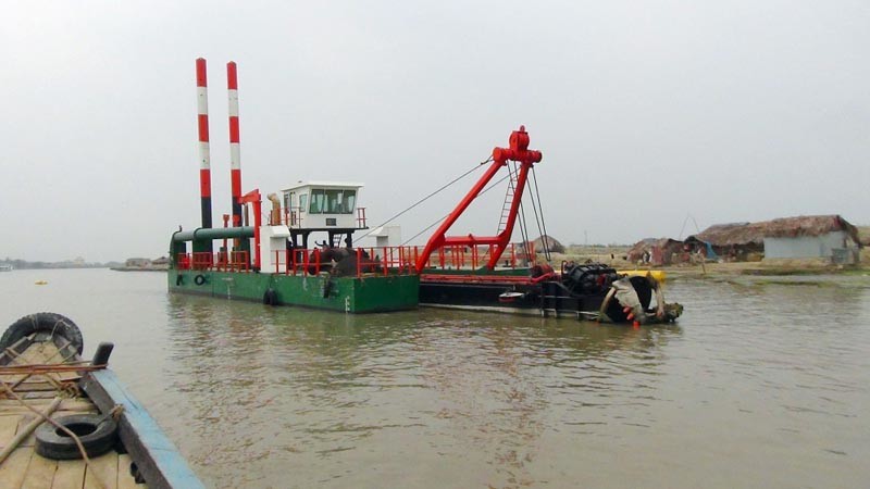 Sand Suction 26 inch Cutter Suction Sand Dredger for Port Dredging depth 15 meters underwater