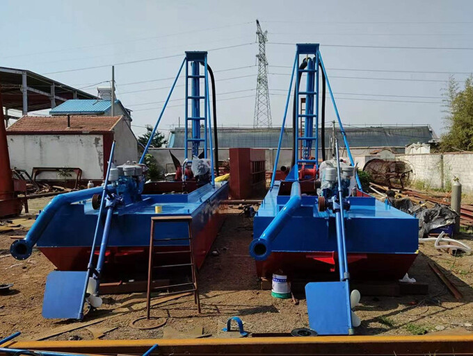 Medium Capacity 10inch 1200m3/h Sand Dredger with A Red Color for River Sand Mining 3