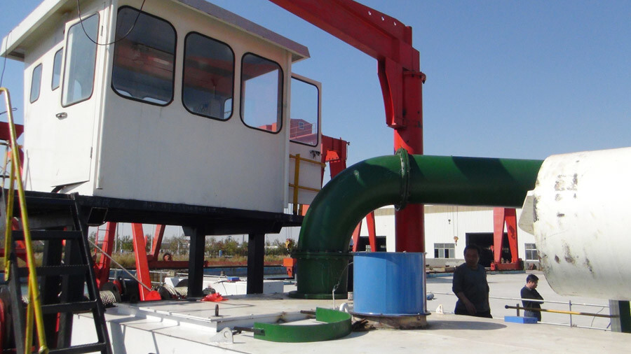 1.7m Cutter Head 1400 cbm/h Cutter suction sand dredger with Anchoring Boom and Spud Carriage Sand or Mud Dredging