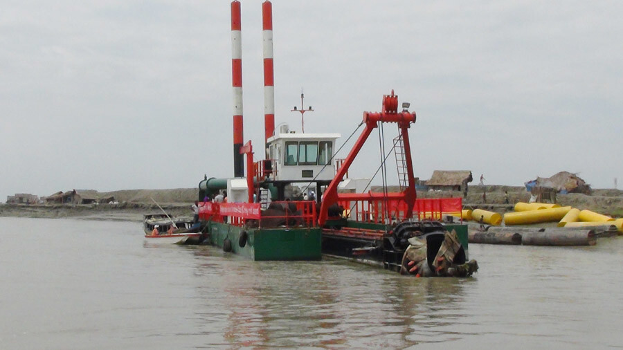 1.7m Cutter Head 1400 cbm/h Cutter suction sand dredger with Anchoring Boom and Spud Carriage Sand or Mud Dredging