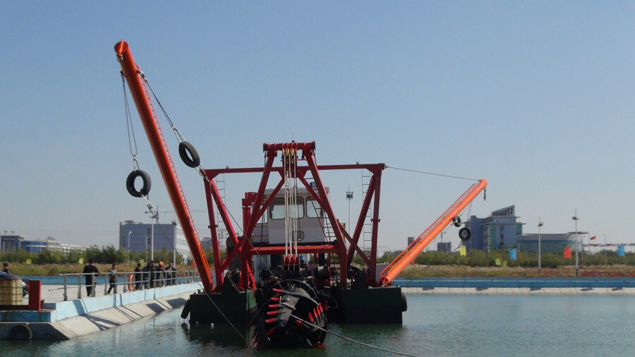 15m Dredging Depth Anchoring Boom 700mm Cutter SuctioSand Dredger 1.5m Cutter Head