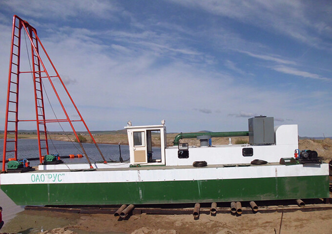 The main engine power of the 10 inch model Jet suction dredger is 380kw 2