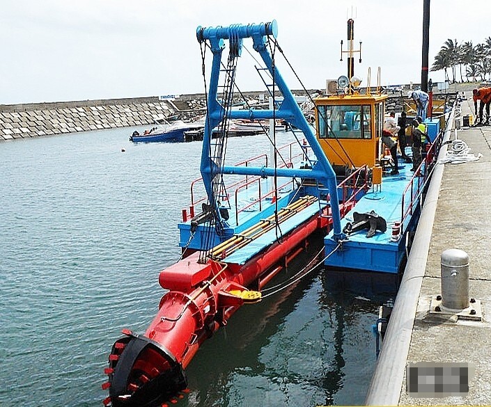 Diesel Engine Power 1,864kw Sand Dredging Machine Customize Versatile