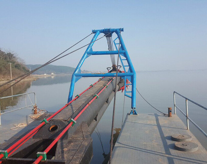 14 Inch Model 300m3/H Sand Dredger For Dredging Equipment / River Sand Mining 1
