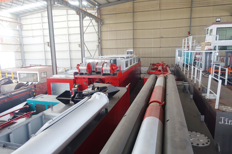 650 mm 1500 Cbm/Hour Solid Sand 26 Inch Cutter Suction Dredger 2km Discharge Distance Double Dredging Pump