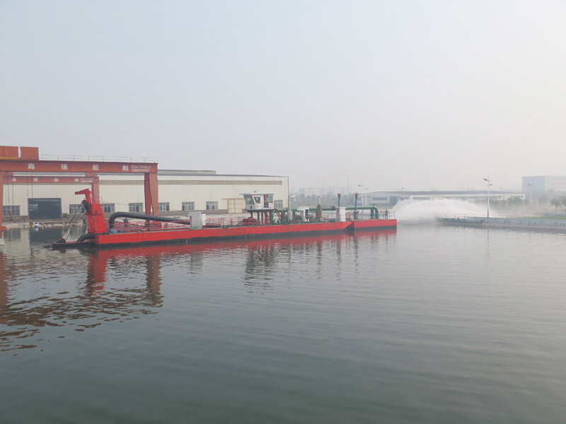 River Sand Dredger CCS Certificate Hydraulic Cutter Suction Dredger For Sludge Sand Mud Dredging Under Water