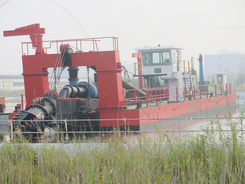Portable 600mm Hydraulic Cutter Head Sand Suction Dredger For Sand Dredging With 2000m Discharge Distance