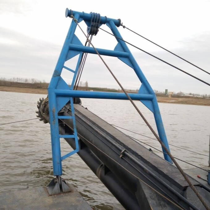 YSCSD250 Model Diesel sand suction dredger Main Engine Power Is 426kw Very Practical 3