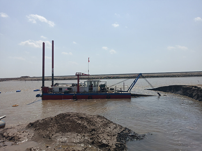 YSCSD250 Model Diesel sand suction dredger Main Engine Power Is 426kw Very Practical
