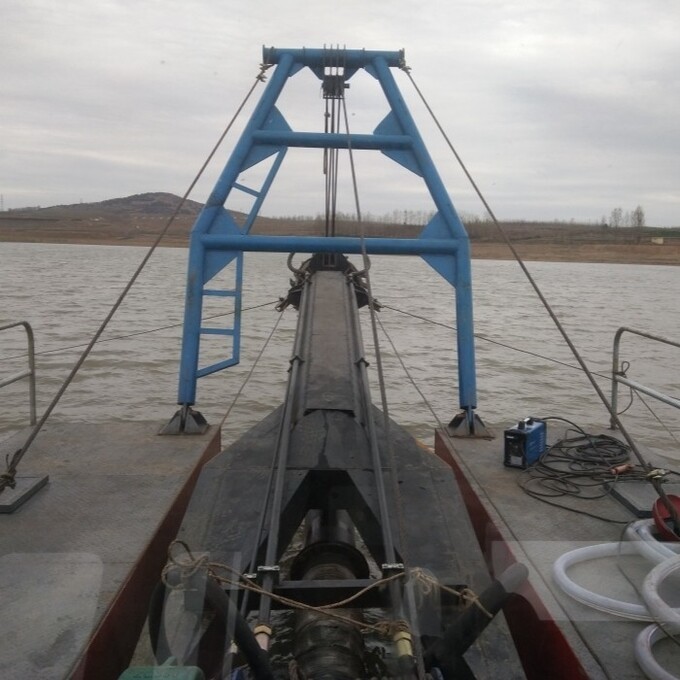 1000 KW Diesel Engine Power Small Dredger Machine For Sand Dredging From River Or Sea 1
