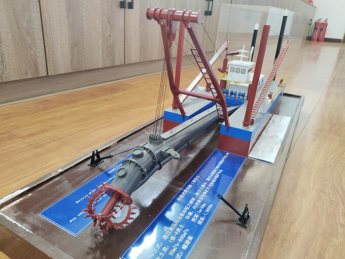 3800m3/h Model Dredges With Spud Carriage and Siemens PLC Control System 1