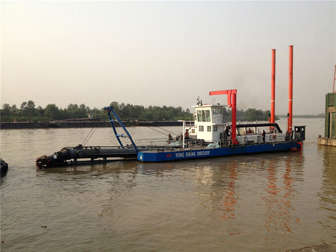The Daily Output of This 18 Inch Model Dredges And Dredging Machine is 6000 Cubic Meters