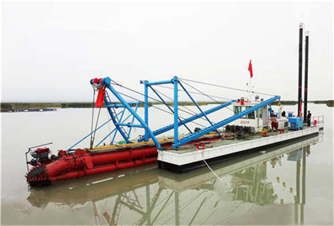 The Daily Output of This 18 Inch Model Dredges And Dredging Machine is 6000 Cubic Meters 2