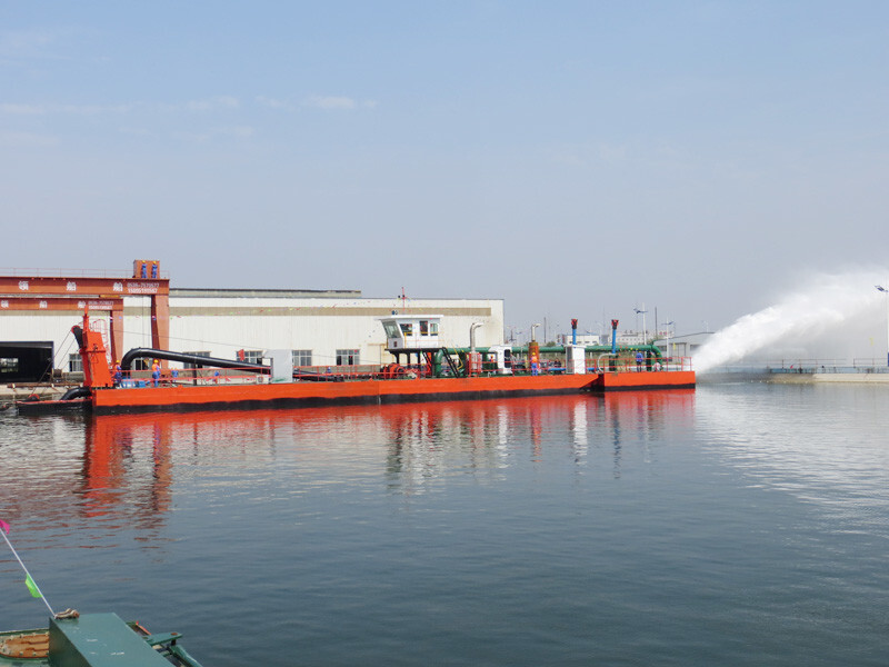 High Efficiency 650mm 26 inch Cutter Suction Sand Dredger with 1864KW Cummins Marine Diesel Engine