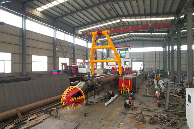 Yongsheng 400mm Suction Cutter Suction Dredges Diesel Engine Self propelled 1