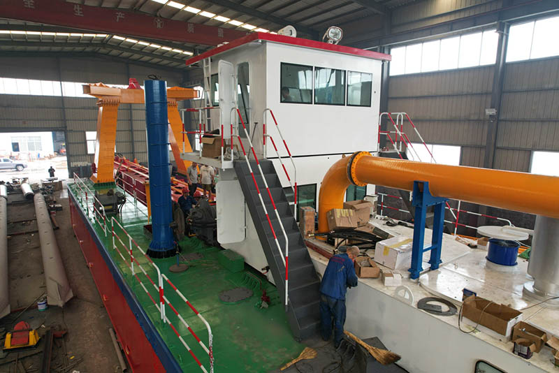 Yongsheng 400mm Suction Cutter Suction Dredges Diesel Engine Self propelled