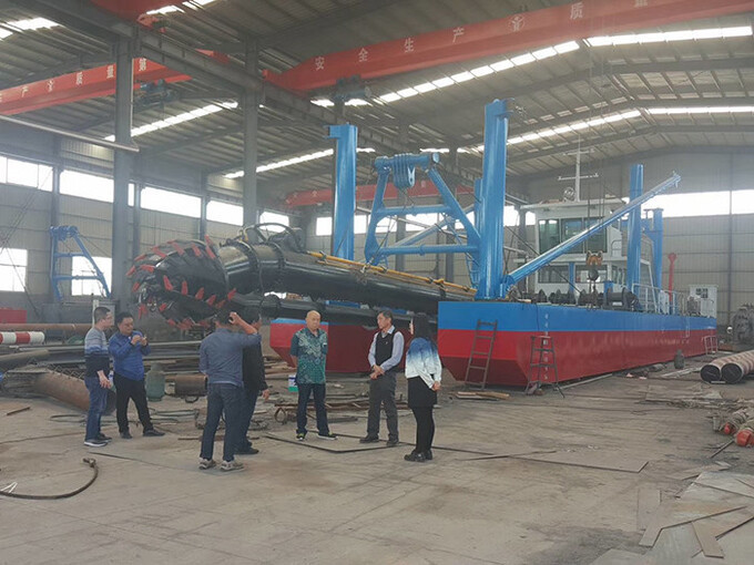 YSCSD350 River Dredging Machine Red Color 16kw Sand Dredging Boat 8inch 2