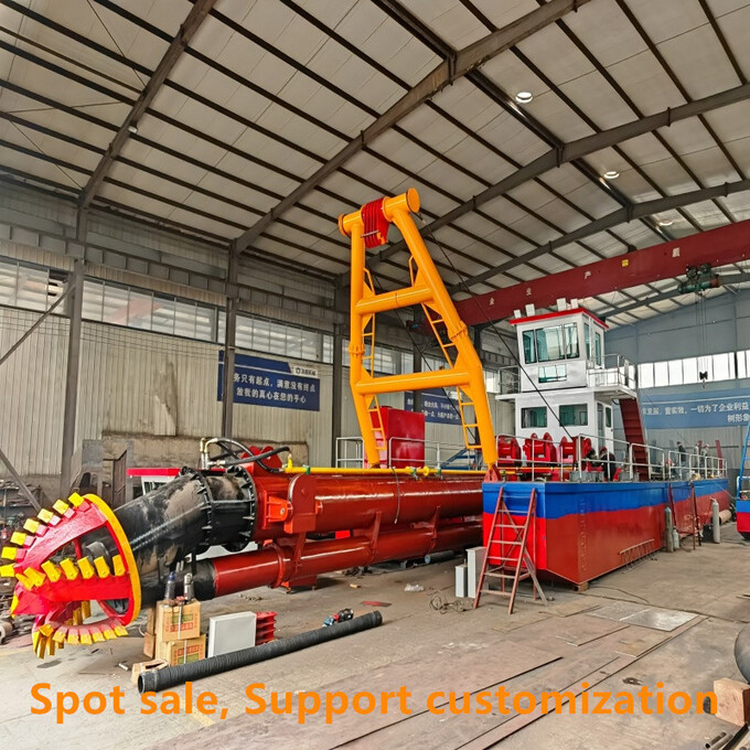 Model 16 Inch Sand Pumping Boat Dredging Mud And Sand At The Seaside 660kW 4000m³ Water Flow 5