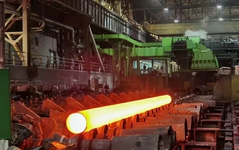 Carbon Steel vs Stainless Steel Pipe: Which One Should You Choose?