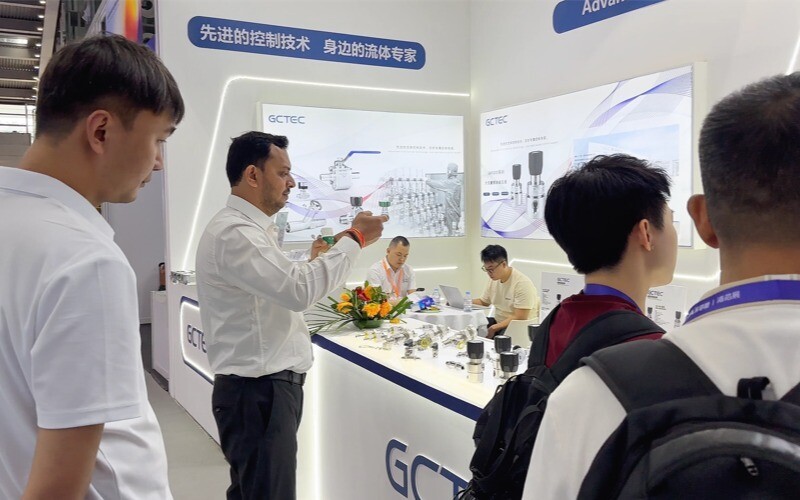 Images from the Juchuang Fluid Exhibition