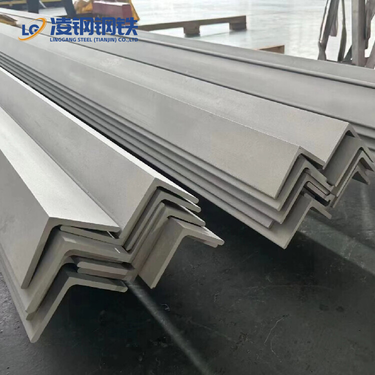 Q235 Ss400 Hot Rolled Carbon Mild Steel Equal Angel Bar / Angle Steel / Iron Angle Bar 
