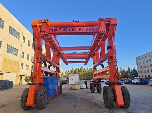 SC type 80t container straddle carrier