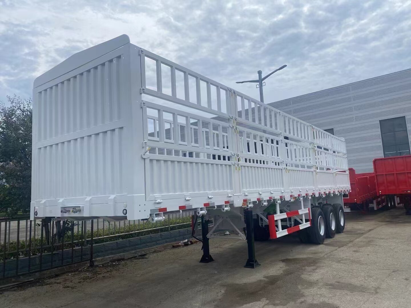 3 axles 80Ton Fence Semi Trailer