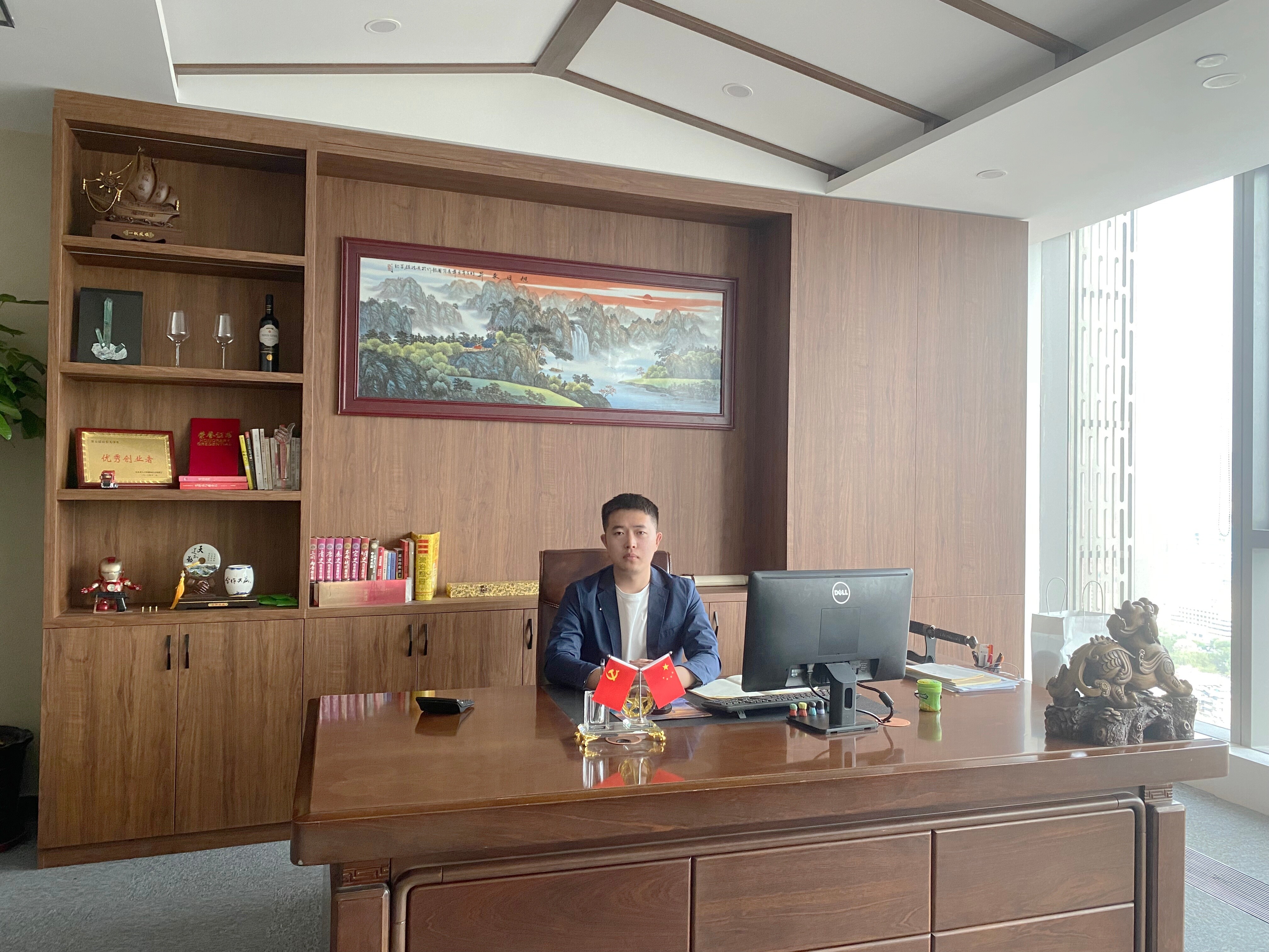 ZW Vehicle Group-CEO