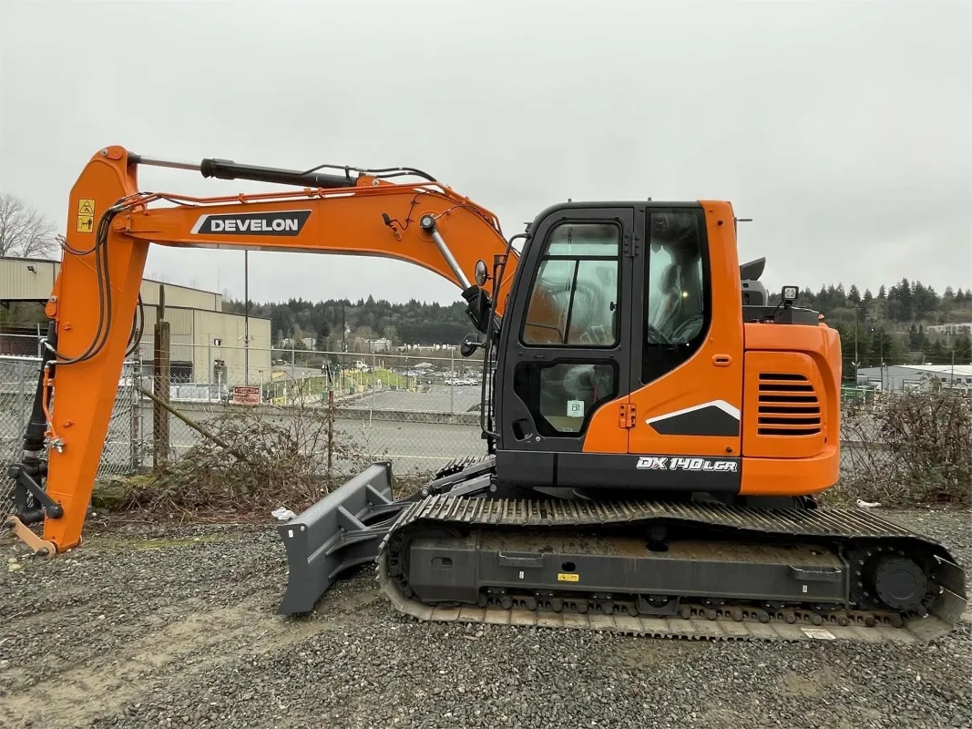 Used Doosan DX140 Excavator