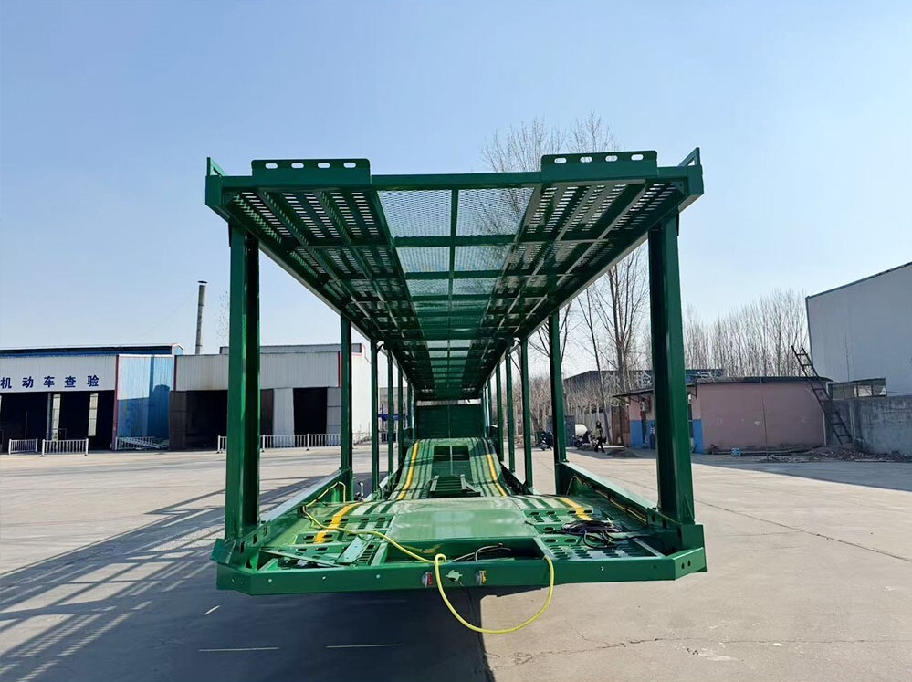 Reboque de 2 eixos para transporte de automóveis