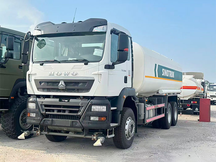 Sinotruk HOWO TX water tank truck