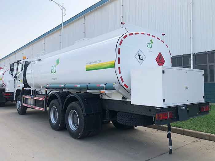 HOWO NX 300hp Fuel Tank Truck