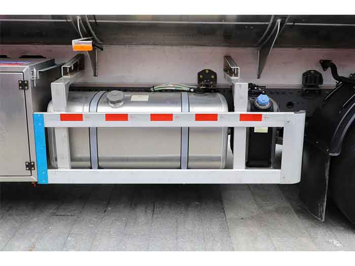 HOWO NX 300hp Fuel Tank Truck