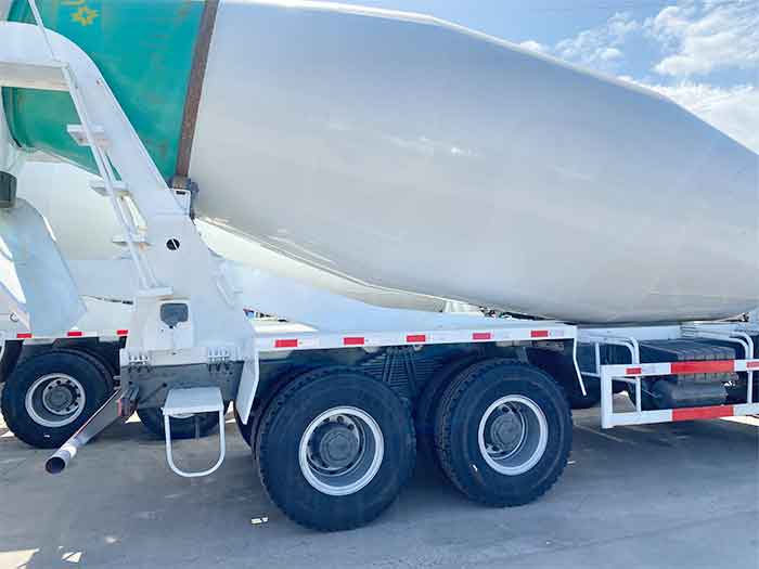 Howo 8X4 Concrete Mixer Truck